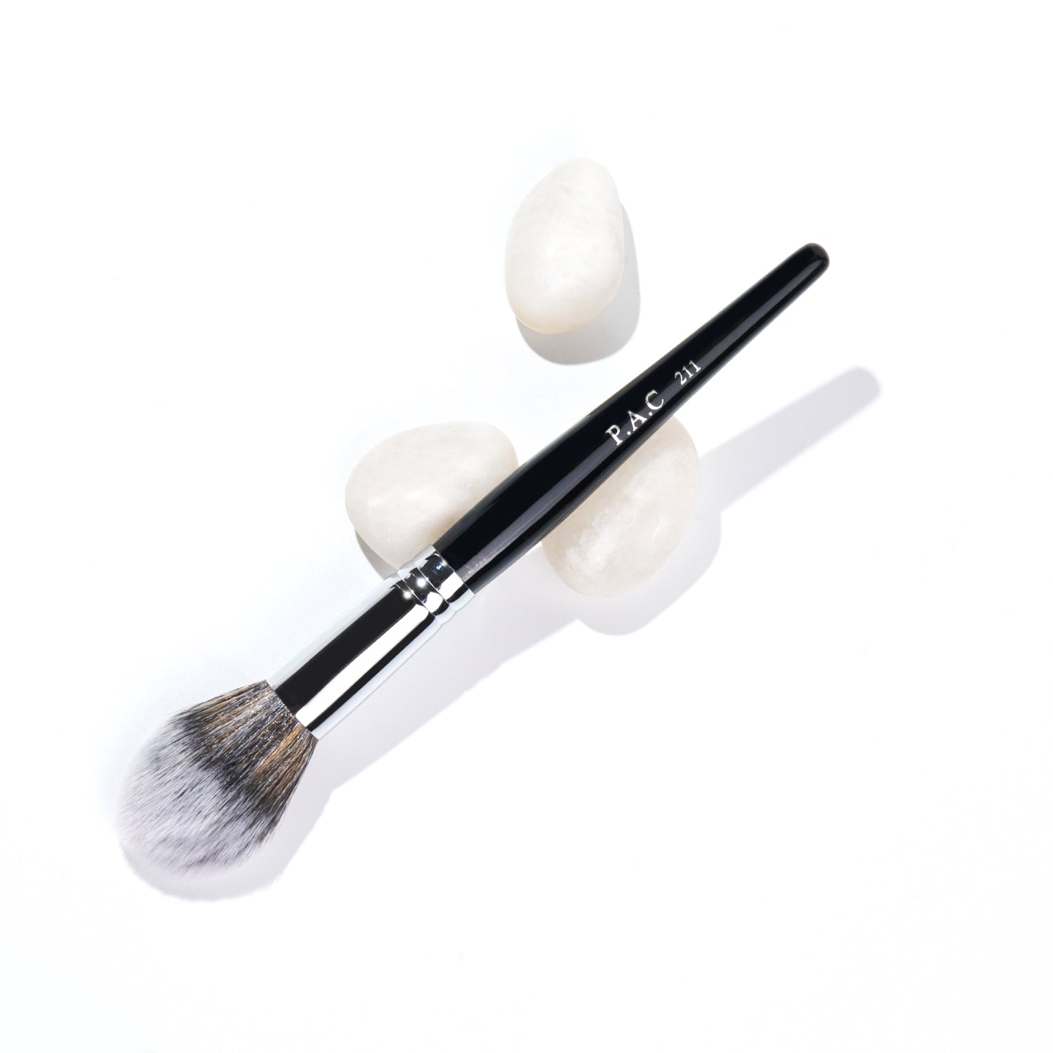PAC Cosmetics Powder Brush 211