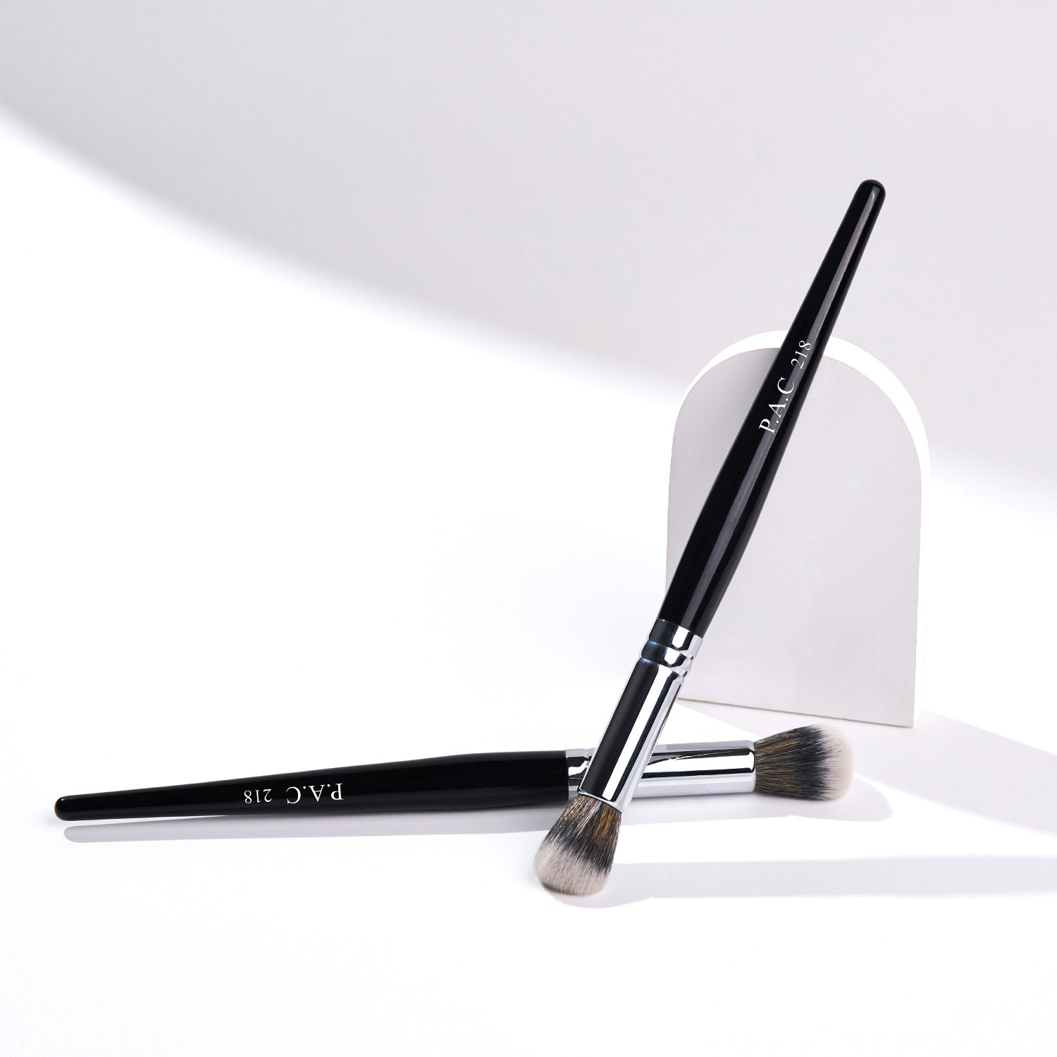 PAC Cosmetics Concealer Brush 218