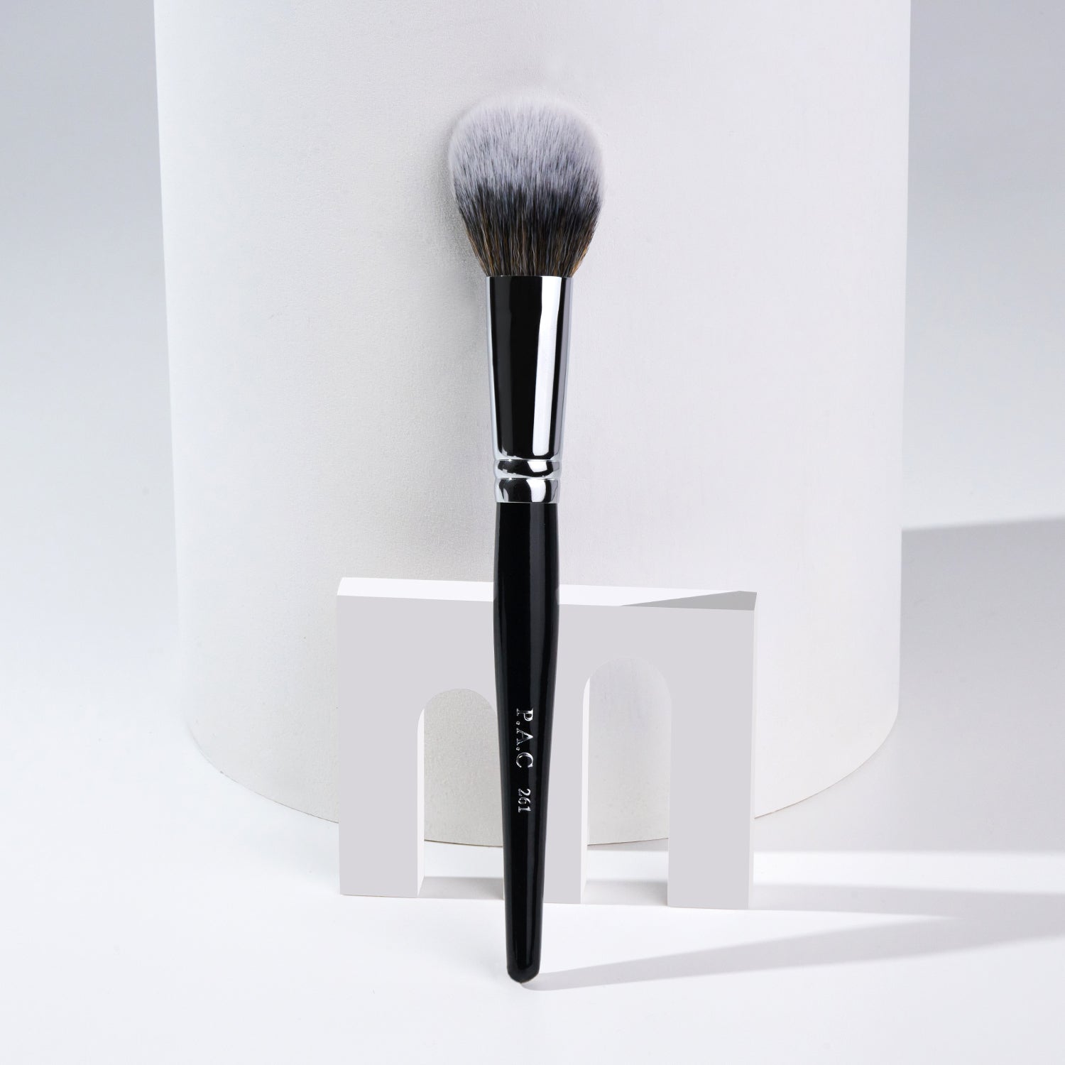PAC Cosmetics Powder Brush 261