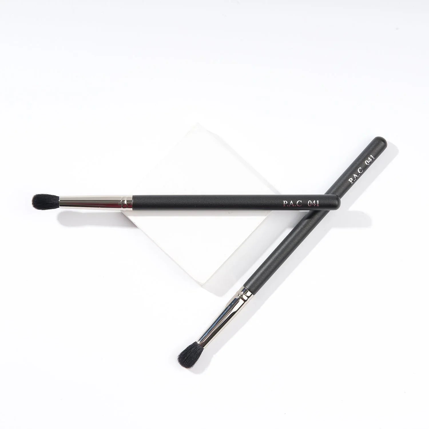 PAC Cosmetics Eyeshadow Blending Brush 041