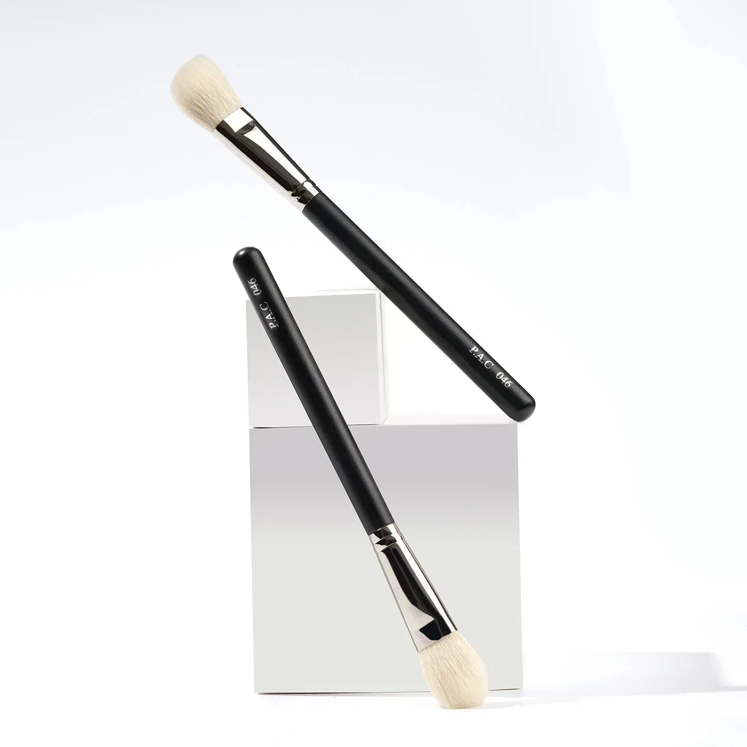 PAC Cosmetics Contouring Brush 046