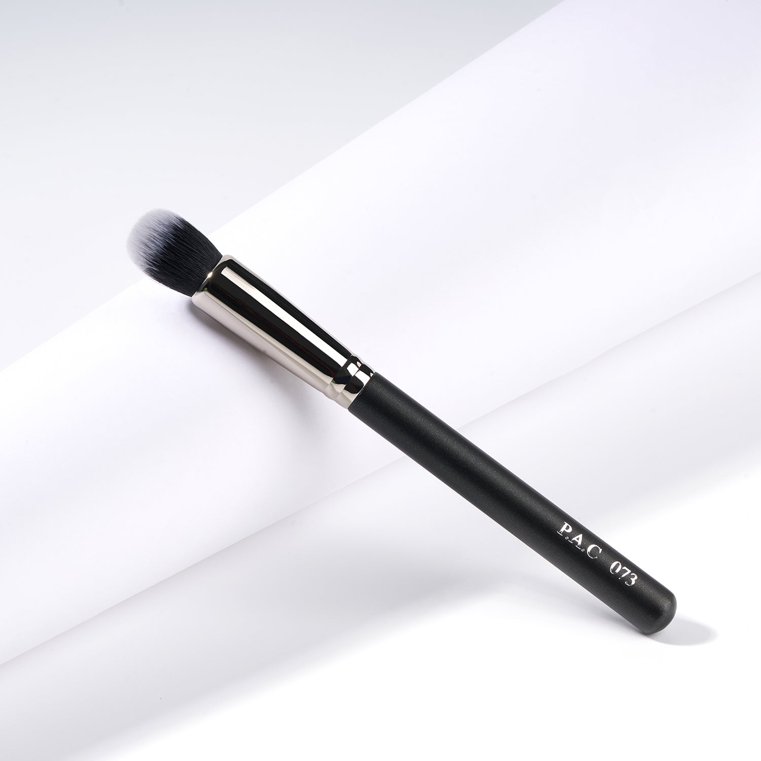 PAC Cosmetics Concealer Brush 073