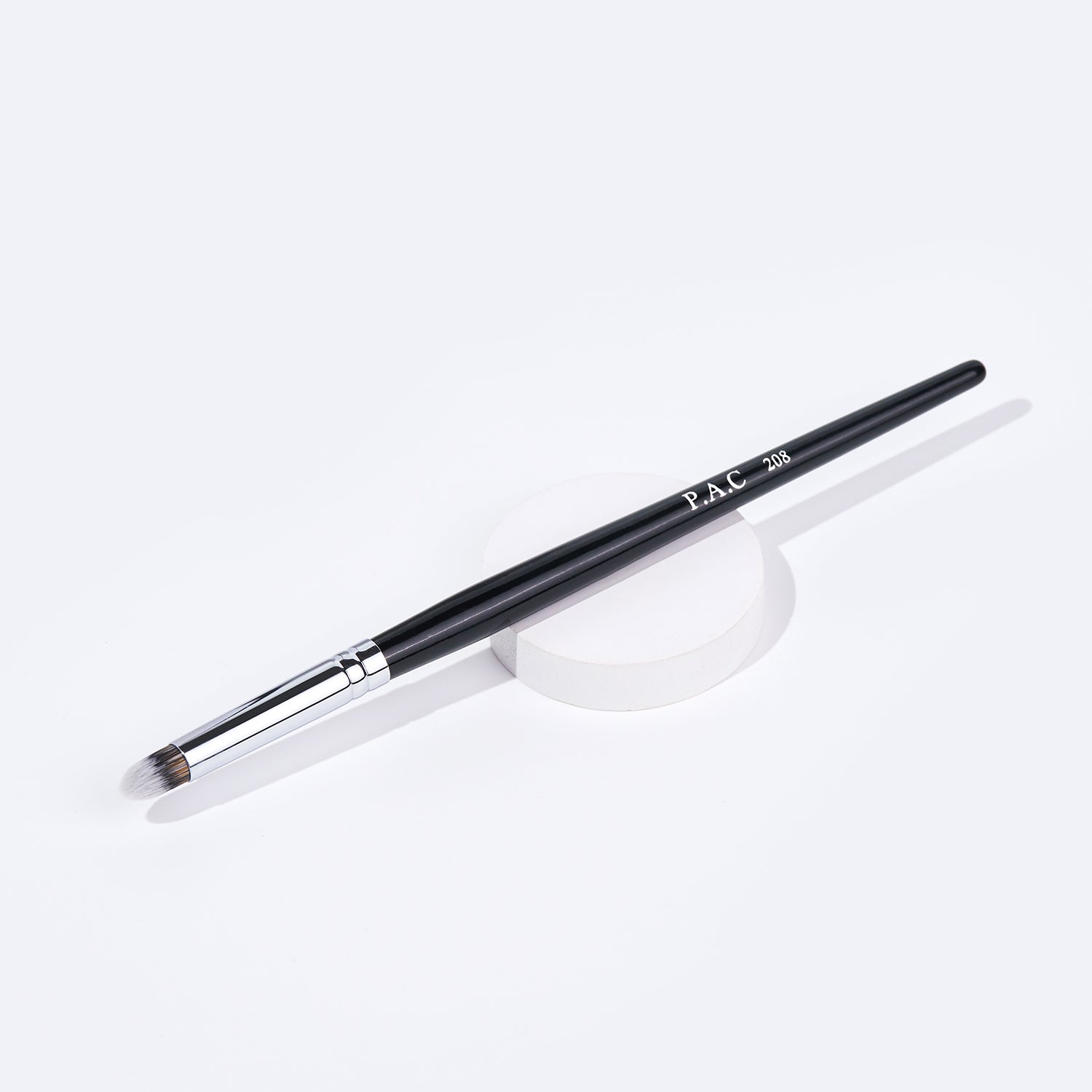 PAC Cosmetics Eyeshadow Blending Brush 208