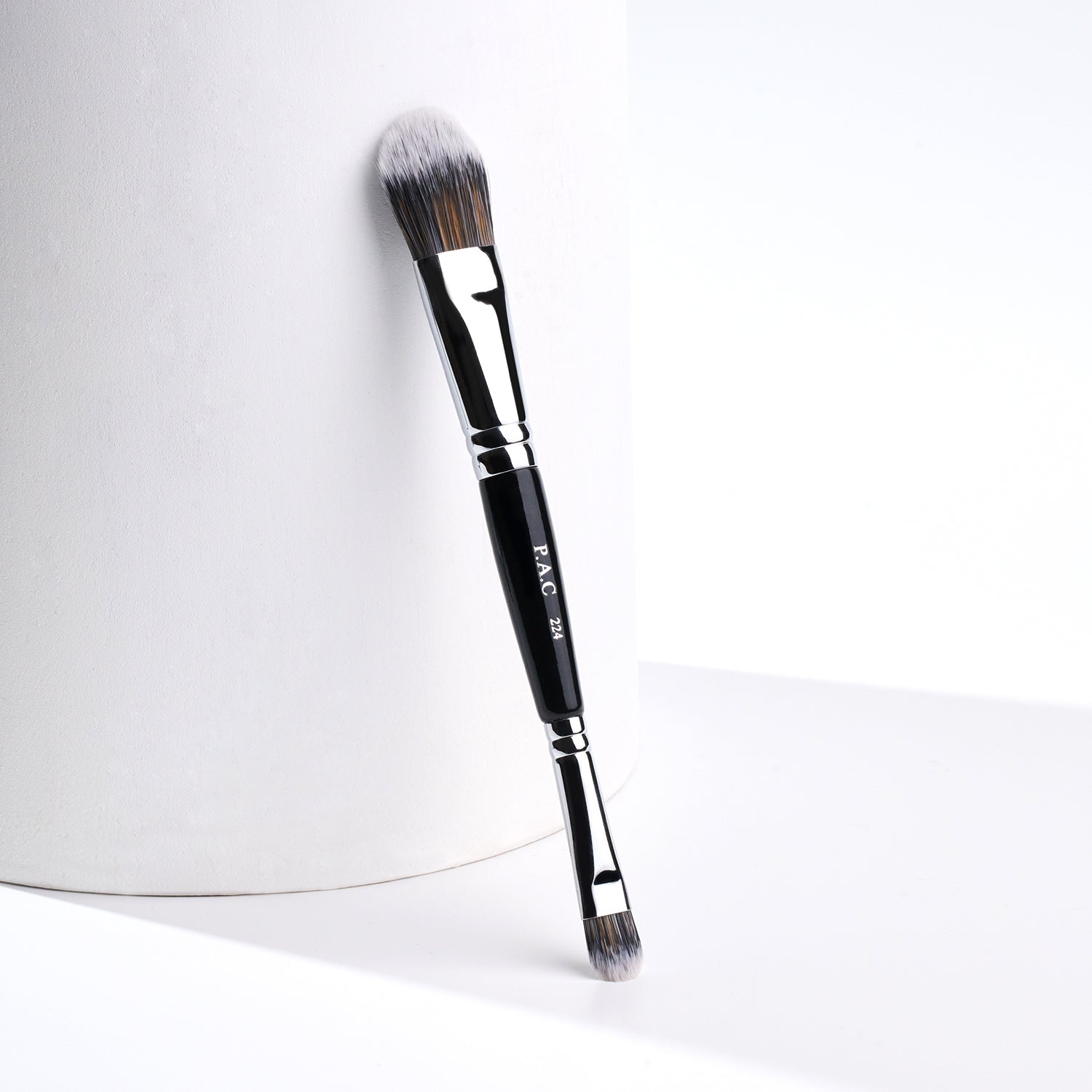 PAC Cosmetics Foundation Application Brush 224