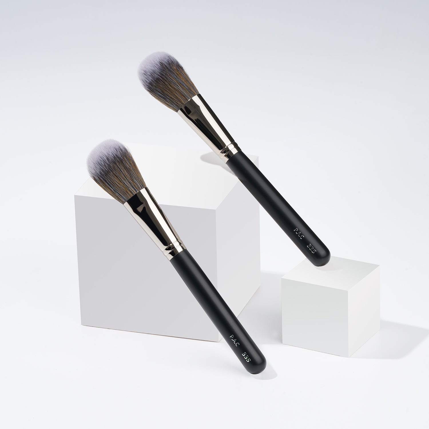 PAC Cosmetics Blush Brush 335