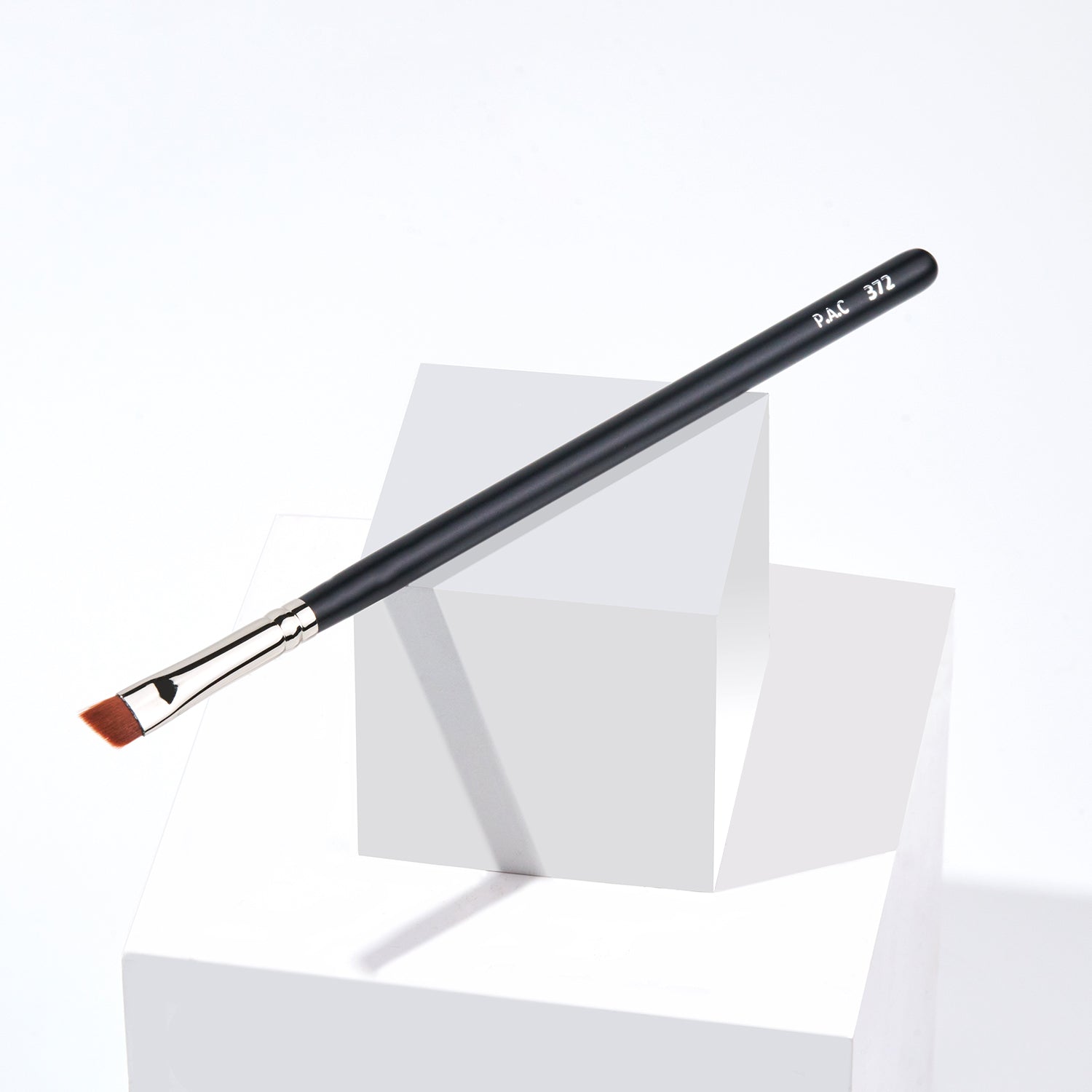 PAC Cosmetics Eyeliner Brush 372