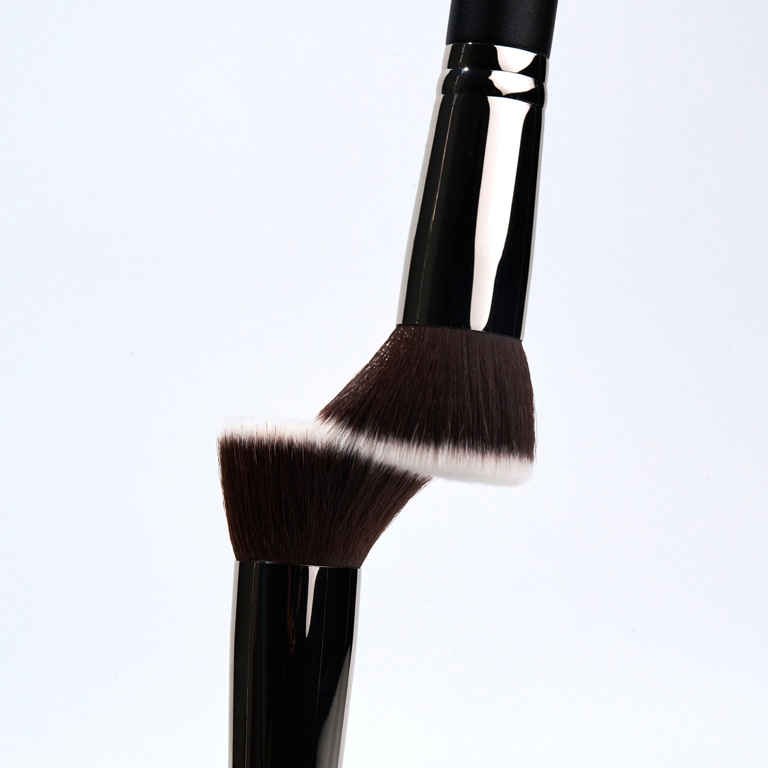 PAC Cosmetics Foundation Blending Brush 005