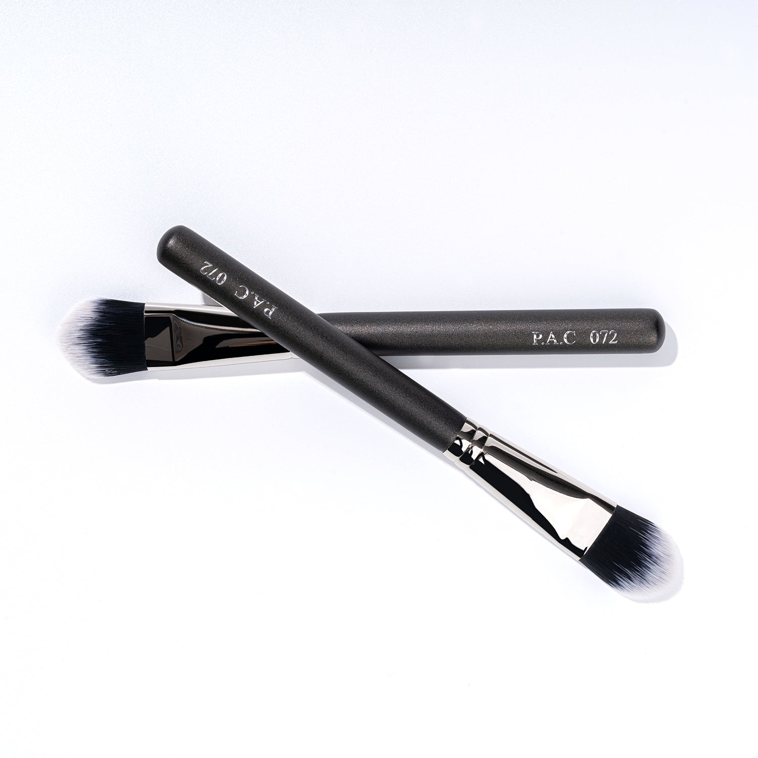 PAC Cosmetics Foundation Application Brush 072