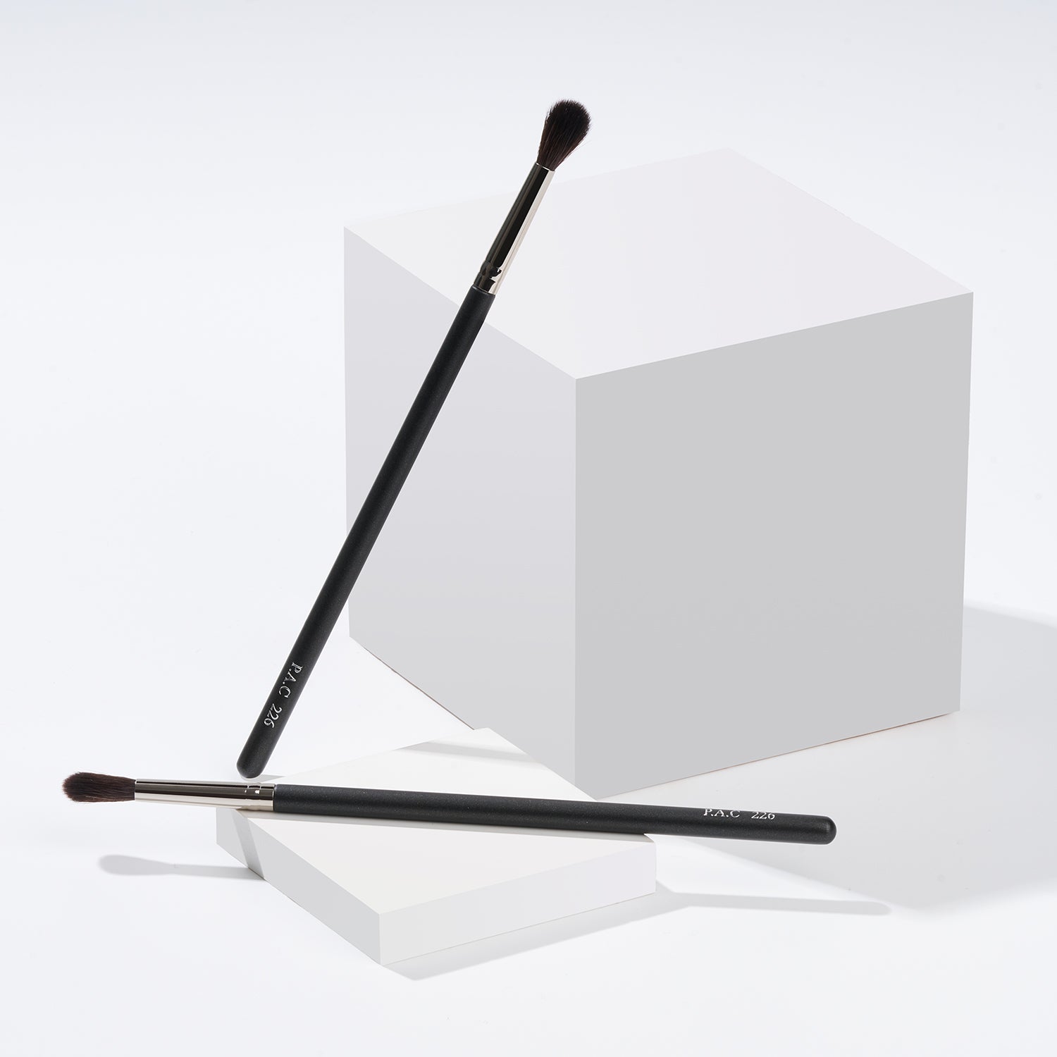 PAC Cosmetics Eyeshadow Blending Brush 226