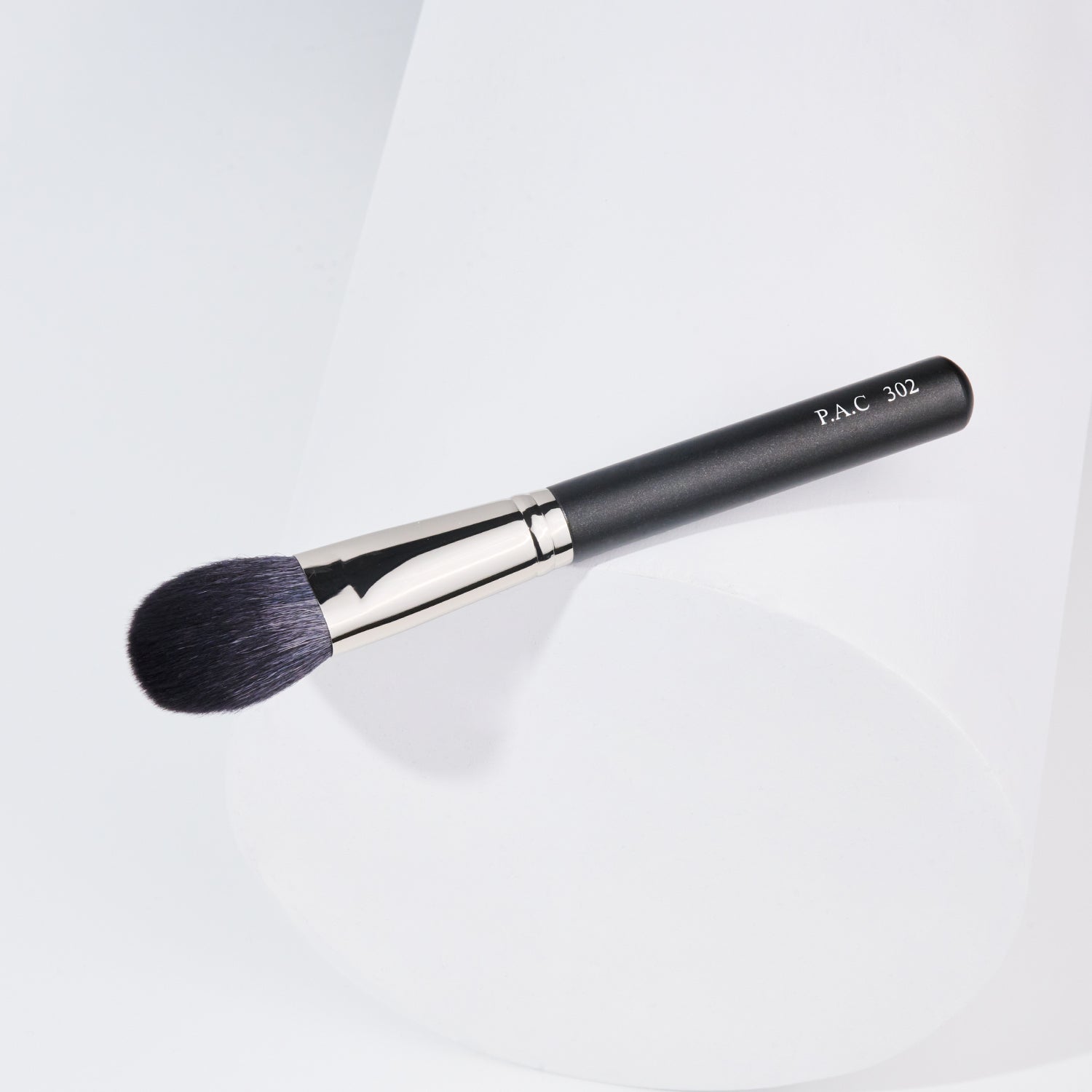 PAC Cosmetics Blush Brush 302